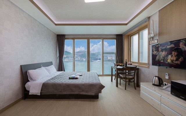 Yeosu Janggun Island Pension