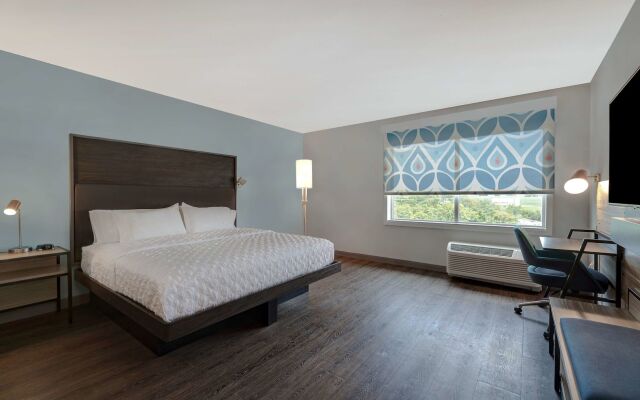 Tru by Hilton Grantville, PA