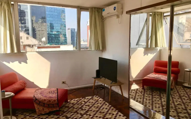 Bright, open view studio at Reconquista 870