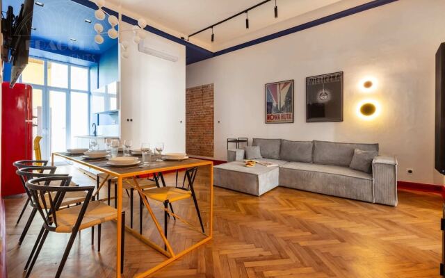 SquadGoals House - Fragola Apartments
