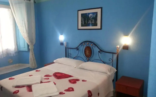 Roxena House
