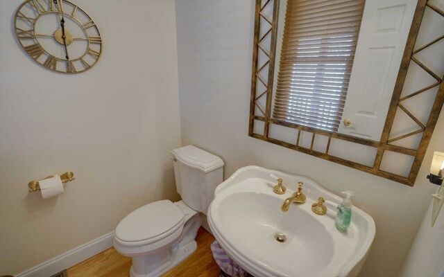 Fontana Lakeview Escape 4 Bedroom Home