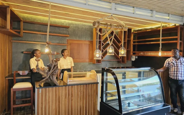 Grik Hotel - Entebbe