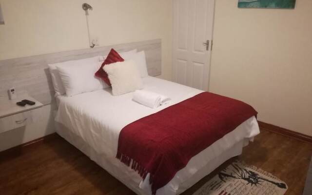 Funky Backpackers Hostel & Apartments