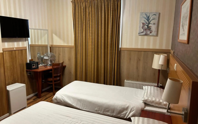 Hotel Isis