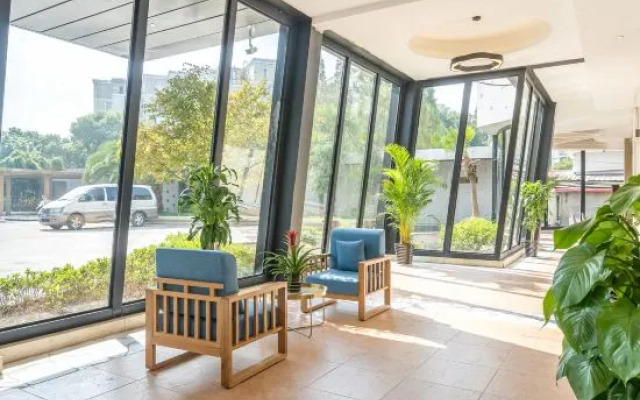 Waiting Hotel (Shanghai Jinqiao Store)