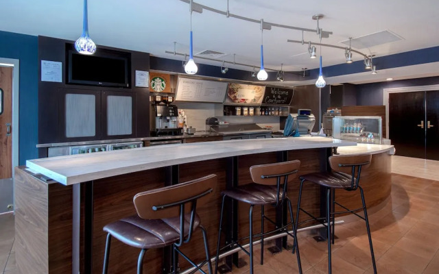 Courtyard by Marriott Cincinnati Airport