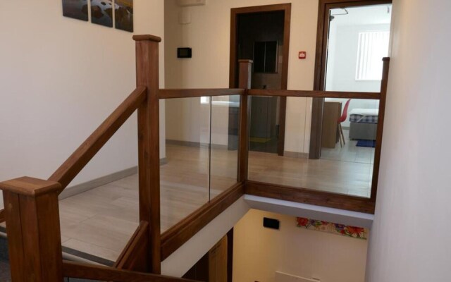 Immaculate 12-bed House Good Amenities in Wigan