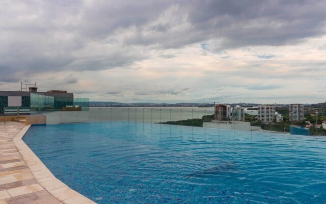 Moderno Edificio Sobre la Playa - Luxury