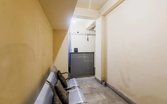 Oyo 24478 Mid City Guest House