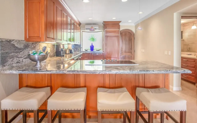 Luxury 2BD Villa on Flamingo Beach With All Bells and Whistles