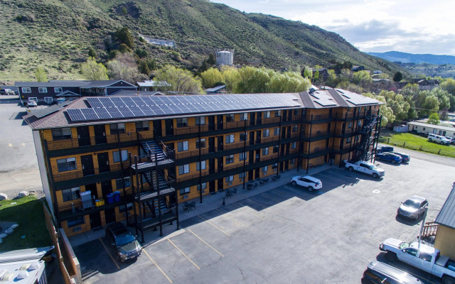 Travelodge by Wyndham Gardiner Yellowstone Park North