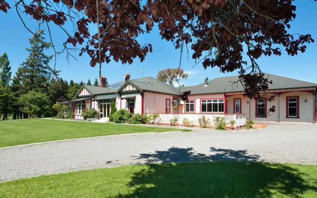 Woodgrove Homestead