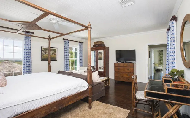 Buccaneer Hill 6 Bedroom Home