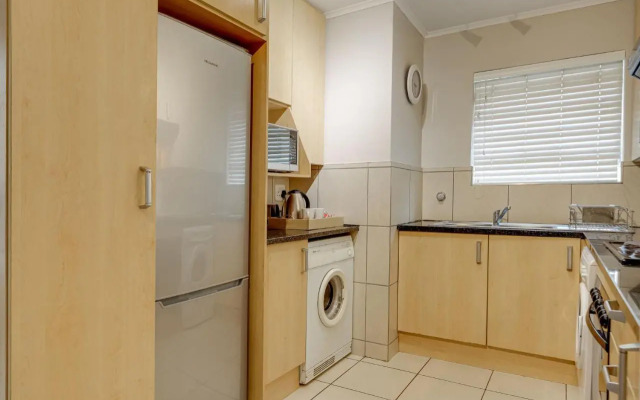 RAD STAYS 28 Madison Palms