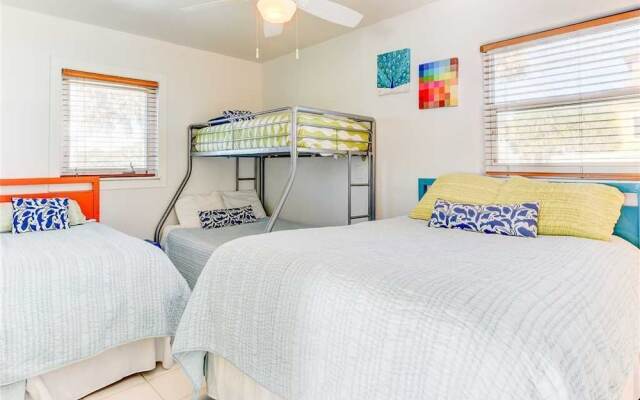 Sunshine House - Three Bedroom Home