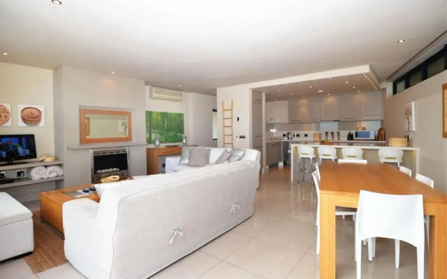 Le Paradis Penthouse Apartment