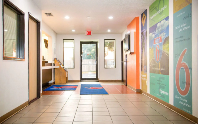 Motel 6 Omaha, NE