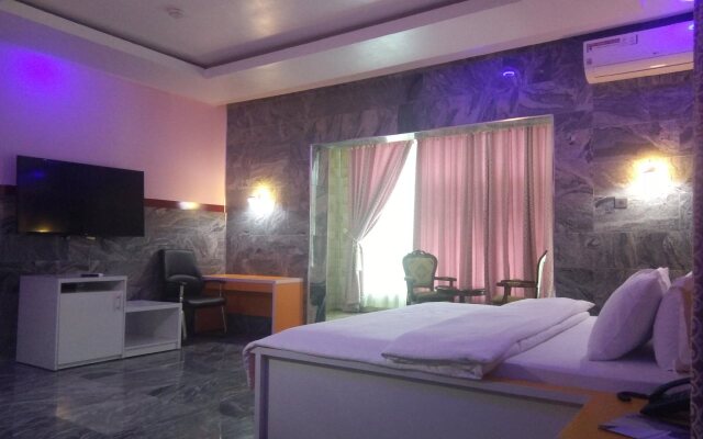 Heavenly Royal Apartments