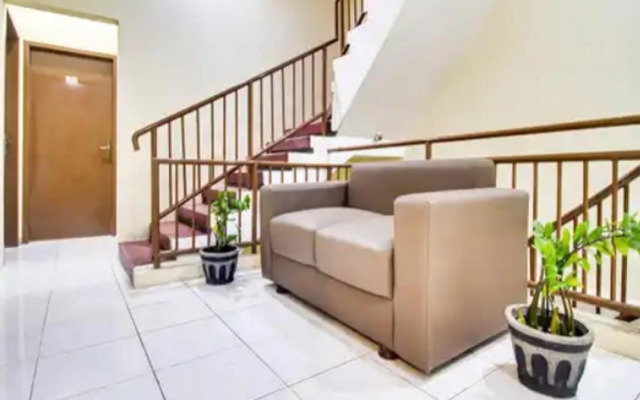 RedDoorz near BG Junction Surabaya