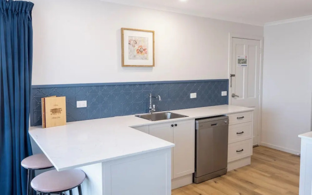 Heritage House Motel & Units