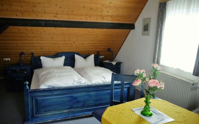 Hotel-Gasthof-Destille-Eisenbahn