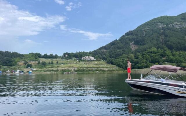 Family hotel Borovitsa