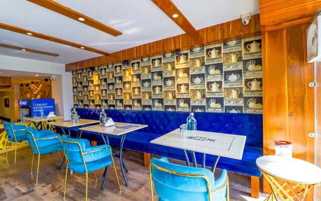 Fabhotel California Heights