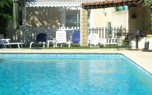 Charming Holiday Home in Robion With Swimming Pool