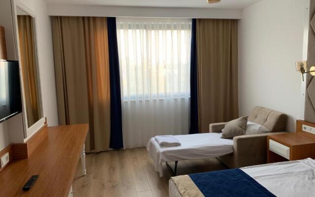 Курорт The Sansa Hotel & Spa