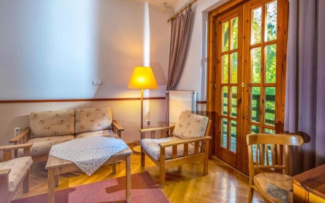 Bakony Hotel