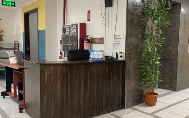 OYO 809 Crowne One Condo