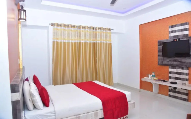 M K Arcade Hotel