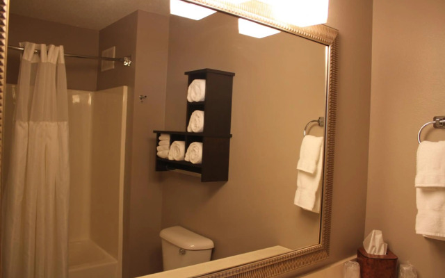 GrandStay Hotel & Suites