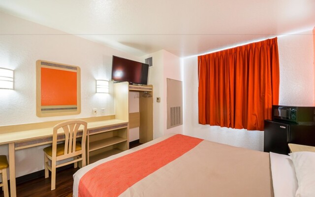 Motel 6