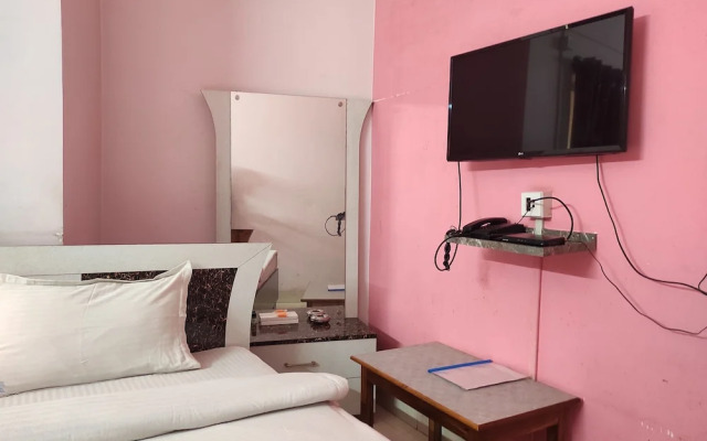 Sawkmie Hotel