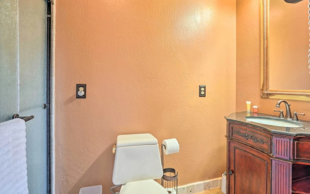 Dreamy Desert Studio w/ Deck + Pool Access!