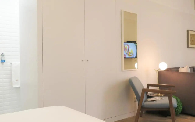 Chiado modern apt with ac elevator green terrace