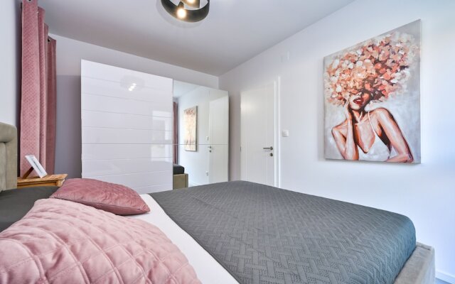 Imperial Apartment with Private Pool