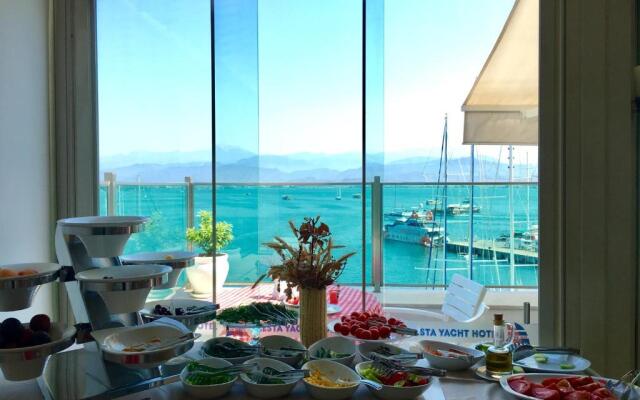 Alesta Yacht Hotel