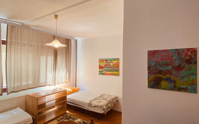 Den Hostel