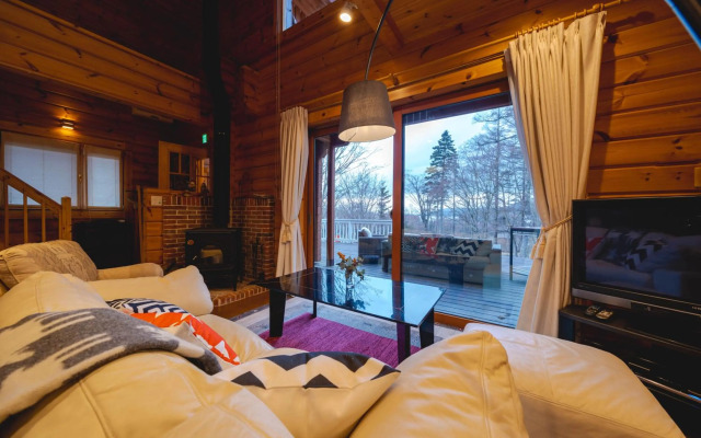 スイートヴィラ 山中湖フィンランドログ