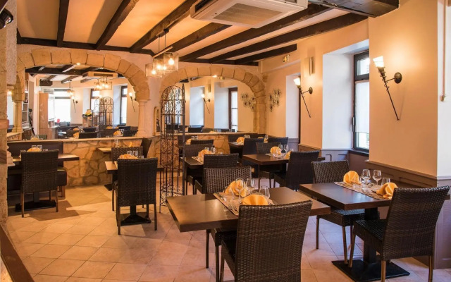 Hôtel Cazes-Arazat
