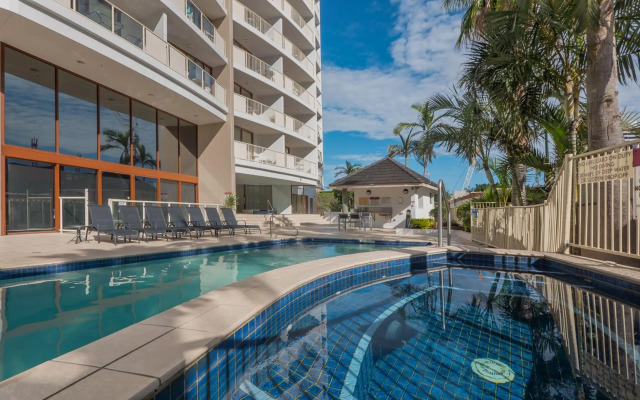 Broadbeach Savannah Hotel & Resort
