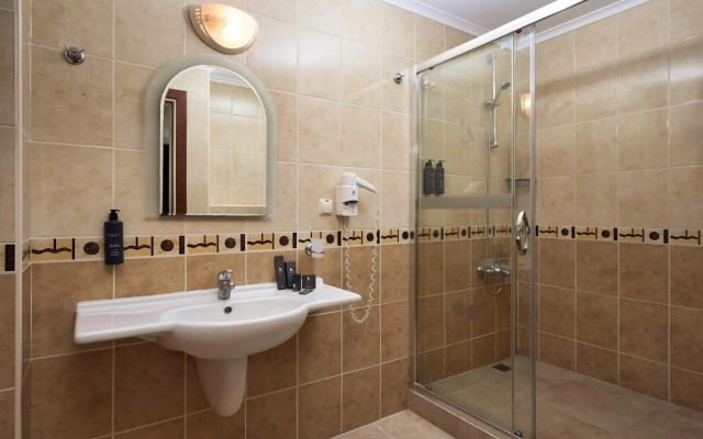 Kaila City Hotel