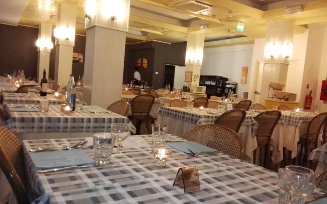 Hotel Desire'