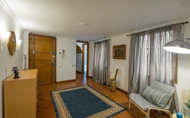 Large and Elegant 3 bed Flat in Central Location!