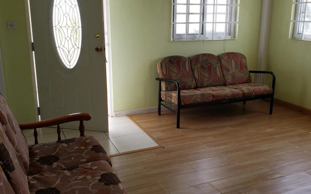 Unit 5/6 Private Apartment - Roseau