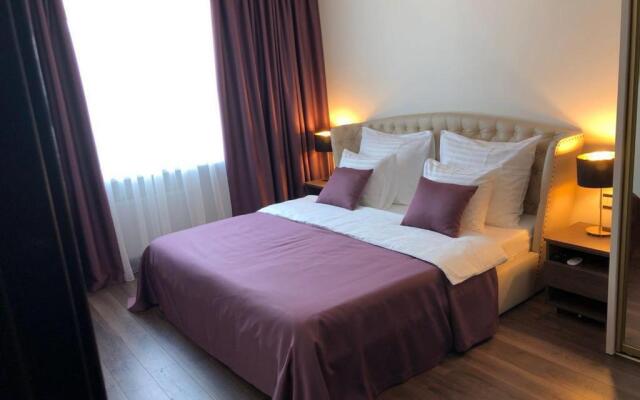 MARBEO 5 star luxury suites - Elkonu