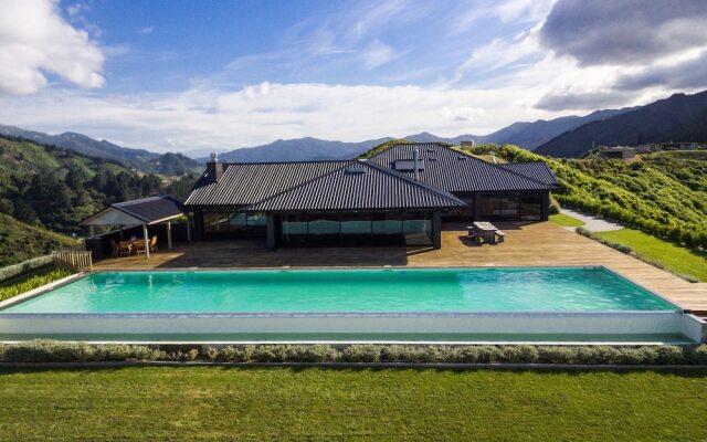 Luxury Villa 5 Bedrooms